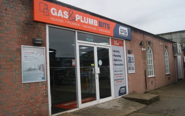 A_Gas and Plumb Bits storefront - New Milton, Hampshire 2